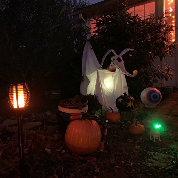 ๐ป2019 Halloween Yard & My โZEROโ Dog Creation!๐ฆ - Picture 7 of 8